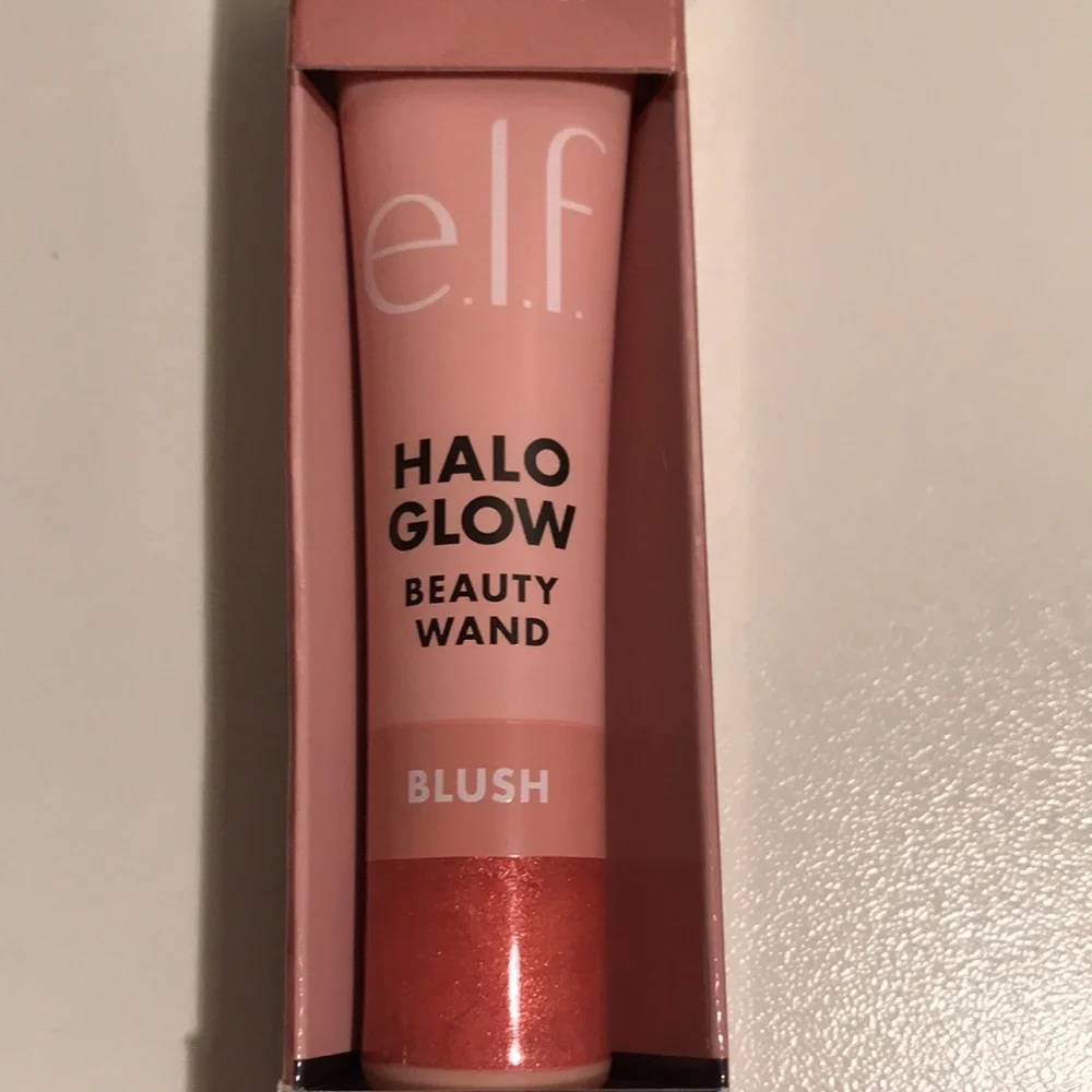 e.l.f. Halo Glow Blush wand in Pink Me up NEW